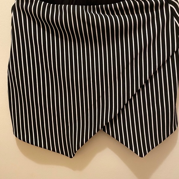 Skirt - Picture 3 of 4